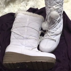London Fog snow boots size 9❄️